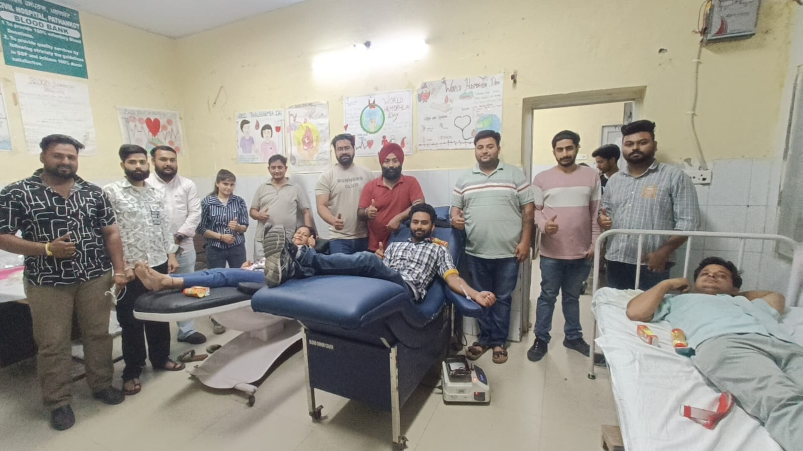 भारत-पाकिस्तान के बीच में चल रहे तनाव में ब्लड डोनर्स पठानकोट द्वारा रक्तदान शिविर का आयोजन।