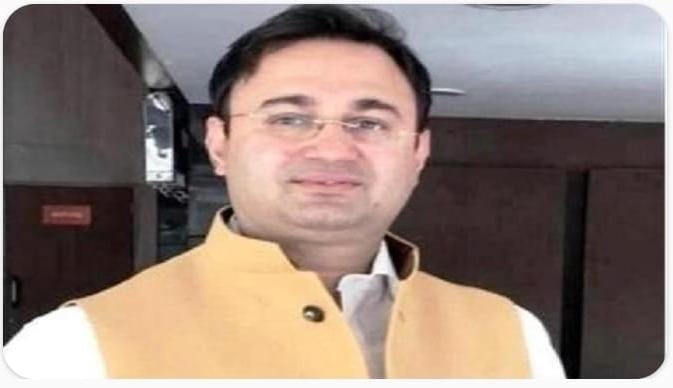 पूर्व विधायक ने ट्रंप की कड़ी आलोचना की।