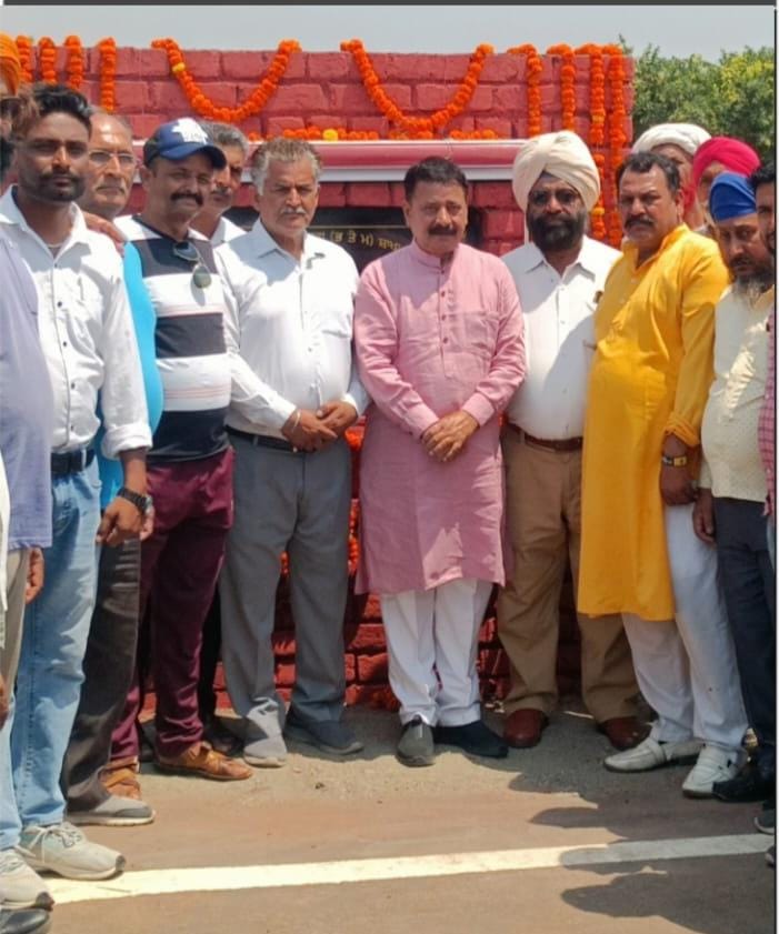 जिला इंचार्ज विभूति शर्मा ने डेरा पुल का उद्घाटन किया।