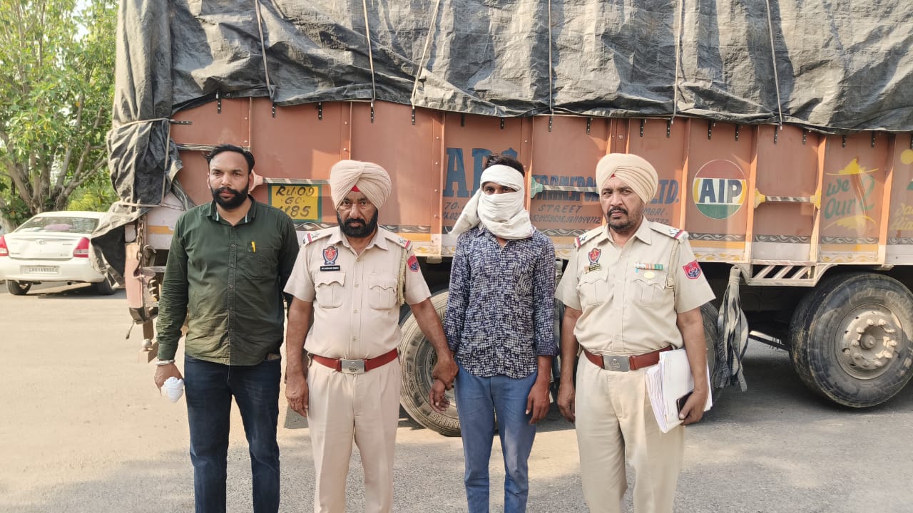 एएनसी स्टाफ की बड़ी कार्यवाही 15 लाख रुपये की 292.96 ग्राम हेरोइन व होन्डा सिटी कार सहित एक को दबोचा।