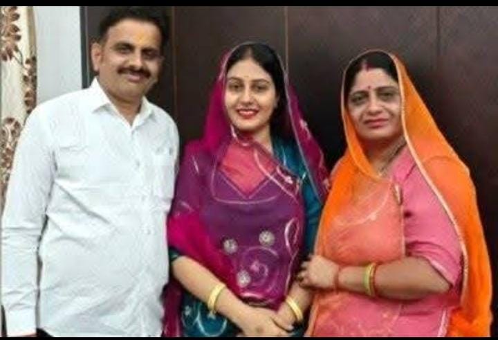 अहमदाबाद मे हिन्दुस्तान का सबसे बडा प्लेन हादसा। 242 लोग सवार थे। पुर्व मुख्य मंत्री विजय रुपाणी भी विमान मे थे।
