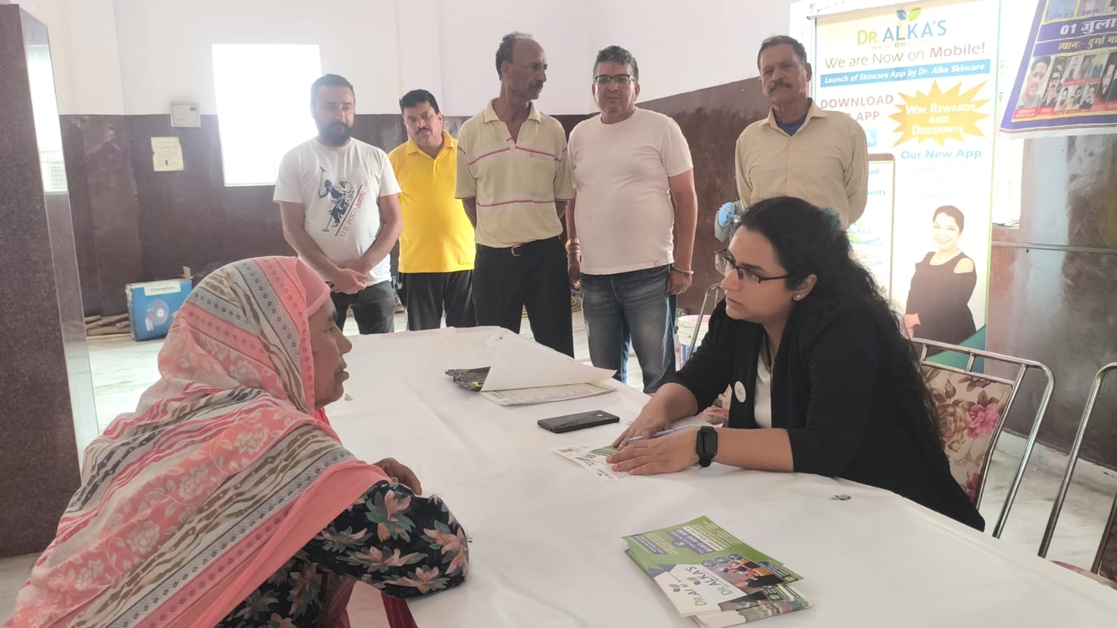 गौरी शंकर सेवा समिति की तरफ से त्वचा सुरक्षा कैंप लगाया गया।