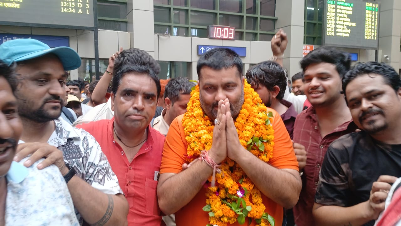 राजस्थान के भीलवाड़ा से 5100 श्रद्धालु अयोध्या पहुंचे भाजपा नेता उदयलाल ने जन्मदिन पर कराया रामलला दर्शन।