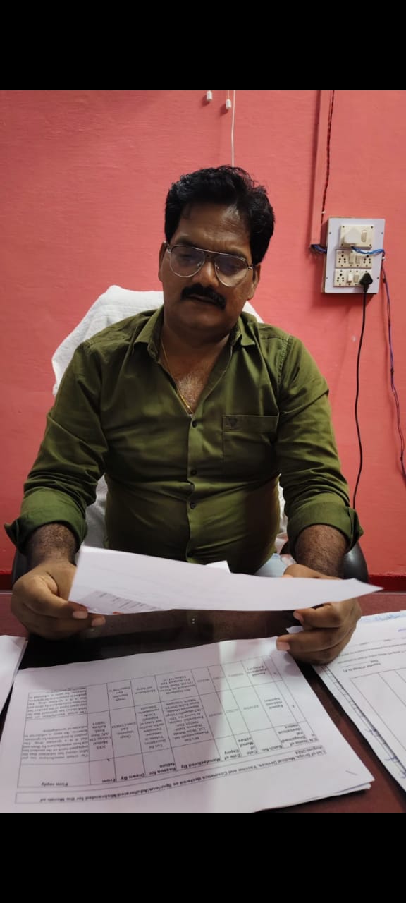 डीएम के निर्देश पर मेडिकल स्टोरों की निगरानी सख्त दवा बिक्री पर निगरानी के लिए ड्रग इंस्पेक्टर ने नोटिस जारी कराए CCTV कैमरे लगाने के निर्देश।