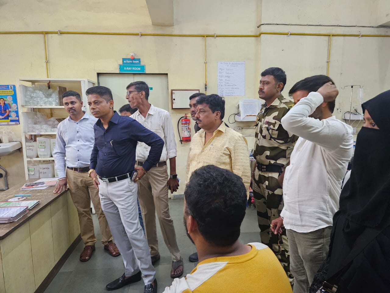 सरकारी अस्पताल में लापरवाही से गरीब मरीज इलाज से वंचित, मनसे ने उठाई आवाज़।