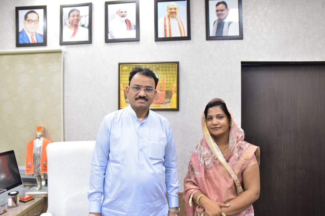 भाजपा महिला मोर्चा अध्यक्ष संगीता चौहान ने उप मुख्यमंत्री बैरवा से की मुलाकात