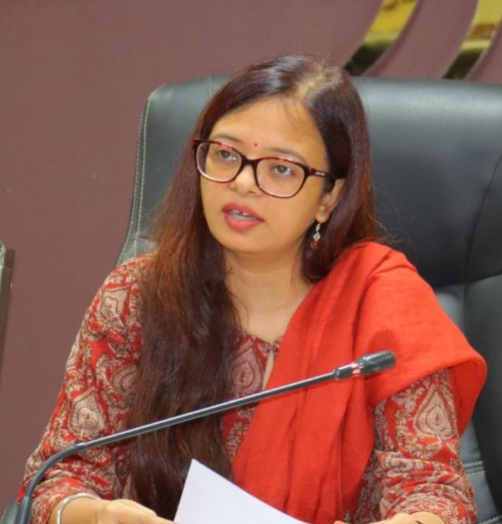 जिला प्रशासन ने बाढ़ प्रभावित परिवारों और पशुओं के लिए राहत शिविर स्थापित किए स्थापित राहत शिविरों के लिए हेल्पलाइन नंबर जारी