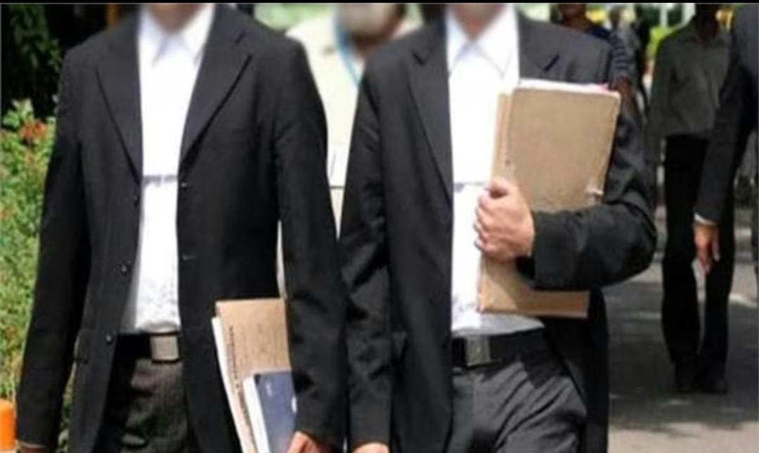 एक न्यायाधीश द्वारा वकीलों के साथ किए गए दुर्व्यवहार के चलते जिला बार संघ लुधियाना कार्यकारिणी ने उक्त न्यायाधीश की अदालत का बहिष्कार किए जाने का फ़ैसला लिया है।