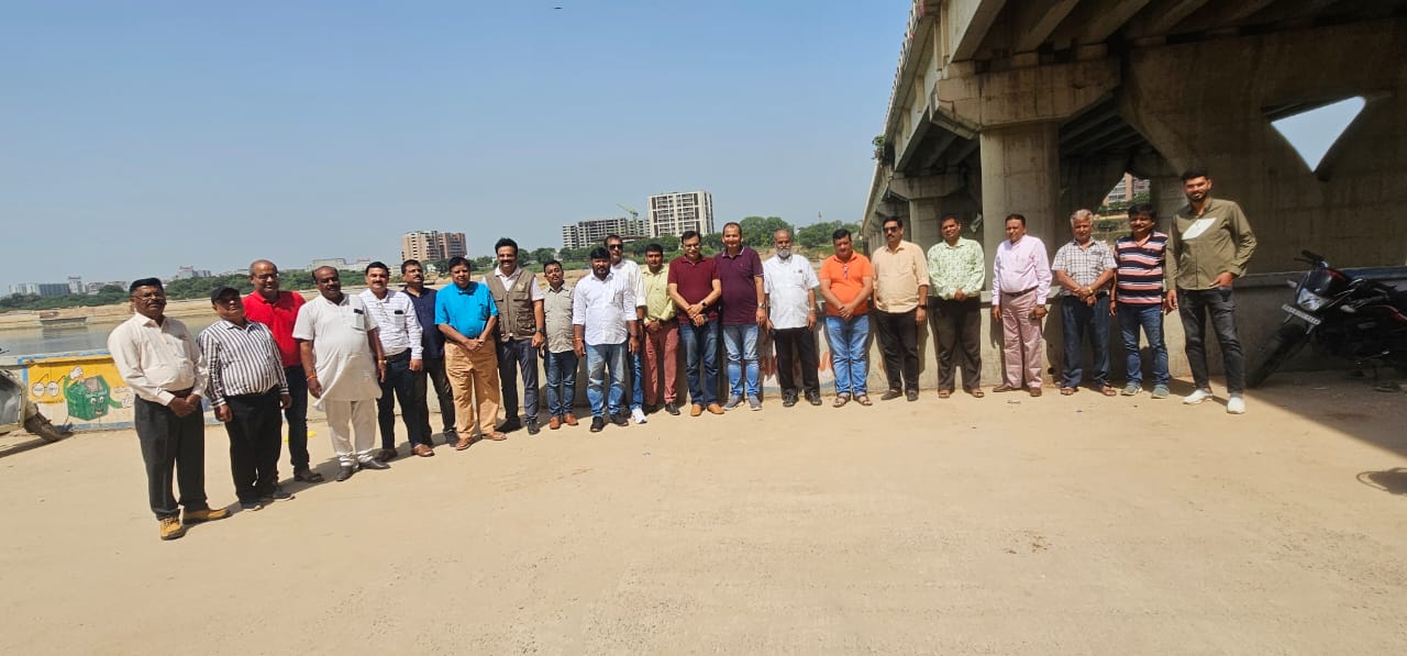 प्रतिवर्ष के भांति इस वर्ष भी छठ पूजा को लेकर इंदिरा ब्रिज स्थित पंचकर्म आश्रम में माननीय अध्यक्ष डॉ श्री महादेव झा जी के आह्वाहन पर हुई बैठक