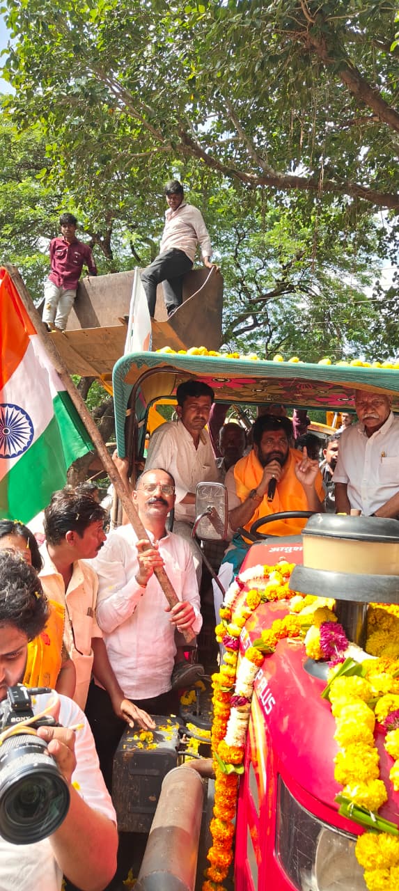 जिला अमरावती के पुर्व मंत्री श्री.बच्चुभाऊ कडुका महाएल्गार किसान लिए आंदोलन निलकाला