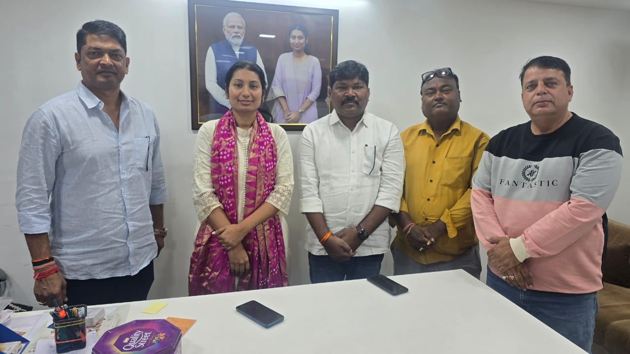 बिहार विधानसभा चुनाव में एनडीए की प्रचंड विजय पर आज नरोड़ा विधानसभा की लोकप्रिय विधायिका डॉ पायलबेन कुकरानी जी से उनके कार्यालय पर शिष्टाचार भेंट कर बधाई दी।