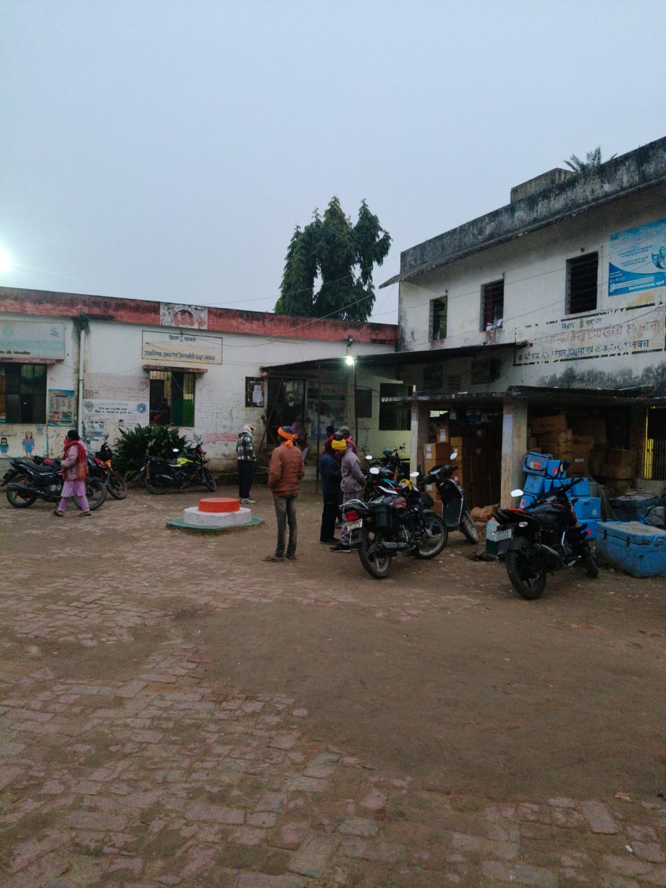  बिहार में घोघरडीहा प्राथमिक स्वास्थ्य केंद्र में कड़ाके ठंड में भी अंचल पदाधिकारी डीएम के आदेश का नहीं कर रहा अनुपालन!