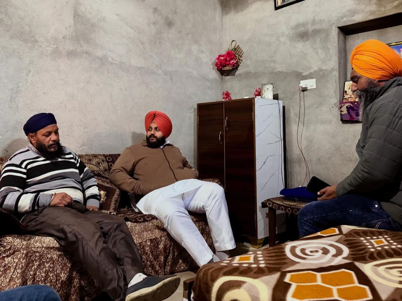 जसप्रीत सिंह राणा ने परिवार के साथ किया दुख प्रगटावा। 