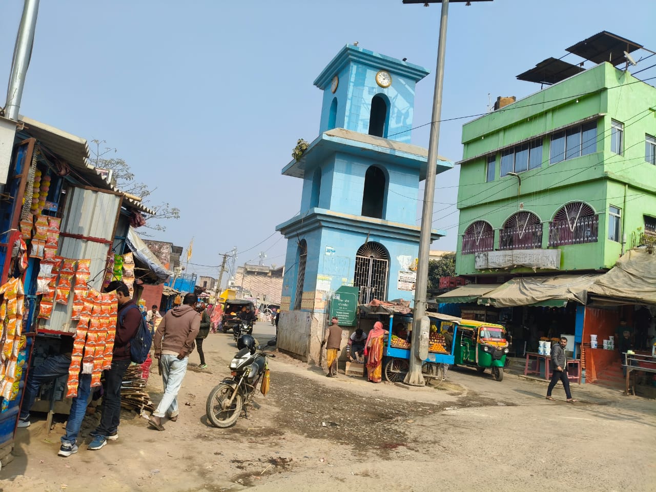 बिहार में मधुबनी जिले के फुलपरास अनुमंडल व संकरी – मधुबनी मुख्य सड़कें हैं वर्षों से अतिक्रमण का शिकार, सरकार और विभागीय प्रशासन के आदेश निर्देशों व उच्च न्यायालय के पारित आदेशों का किया जा रहा है खुला उल्लंघन।