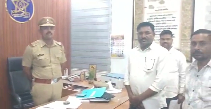 नांदगाव पेठ पुलिस स्टेशन में १४ अप्रैल के अवसर पर शांति और व्यवस्था बनाए रखने के लिए विशेष बैठक संपन्न